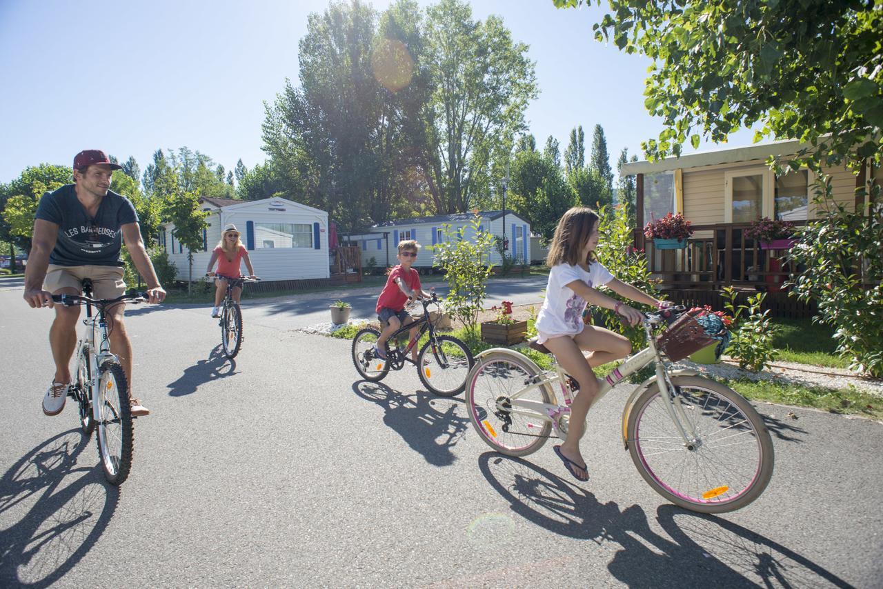 Camping Officiel Siblu Les Rives De Condrieu Zewnętrze zdjęcie